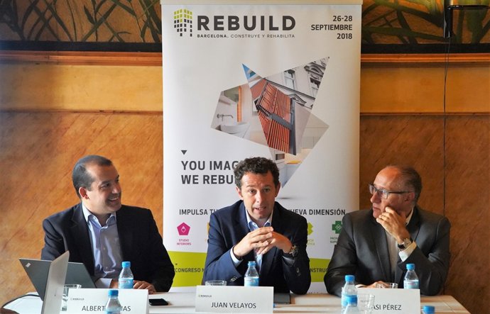 Presentació de Rebuild 2018 amb el seu president Juan Velayos (centre)
