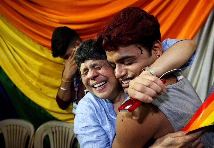 Celebración por la despenalización de las relaciones homosexuales en India