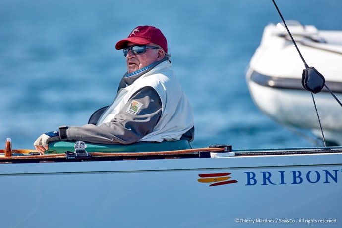 El rey Juan Carlos en el Europeo de vela de barcos clásicos