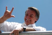 El candidato a la Presidencia de Brasil Jair Bolsonaro, apuñalado en el abdomen