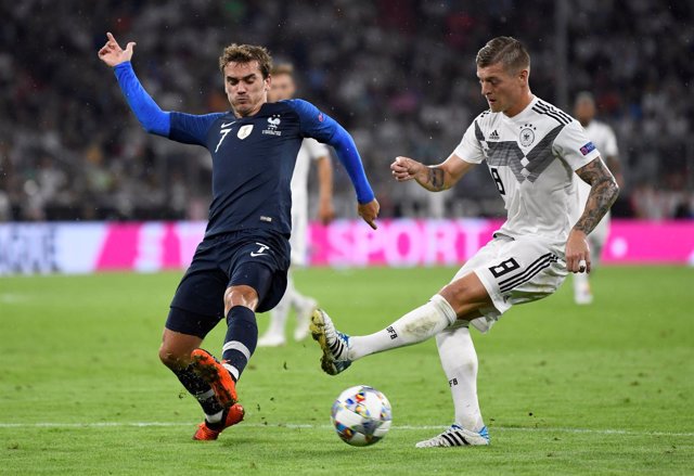Antoine Griezmann y Toni Kroos en un Alemania-Francia de la Liga de Naciones