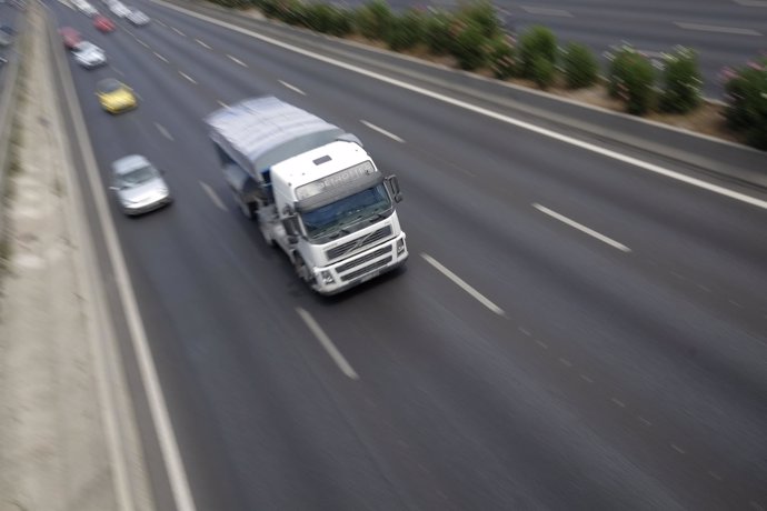 Fotos de recurso de coches, taxis, VTC, gruas, tráfico, carreteras, autovías