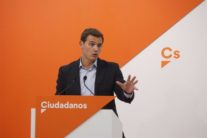 El presidente de Ciudadanos, Albert Rivera, en una rueda de prensa en la sede de