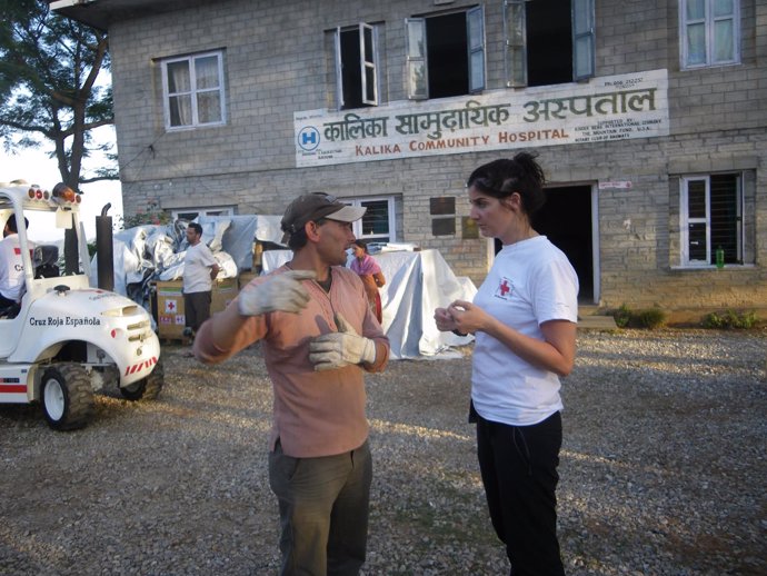 La cooperante Cristina Alcántara en Nepal
