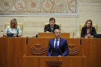 Monago critica el "doble rasero" y exige que se reivindique el tren o el paro igual que cuando gobierna el PP