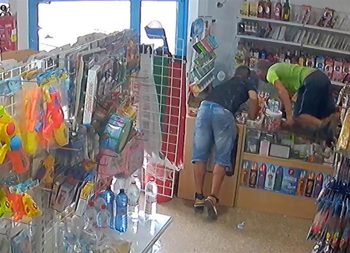 JÓVENES, ROBO, VIOLENCIA, COMERCIO