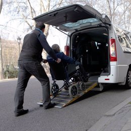 Taxi adaptado para personas con movilidad reducida