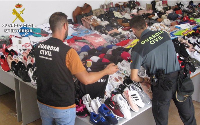 Incautación de objetos falsificados en Torrevieja