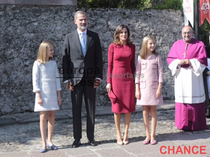 FAMILIA REAL EN COVADONGA