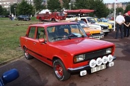 Exhibición coches clásicos en Bilbao.
