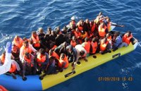 Trasladan a Algeciras a 158 personas rescatadas este sábado de ocho pateras