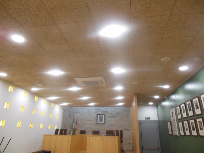 Las dependencias municipales de Alhama han cambiado sus luminarias por LED.