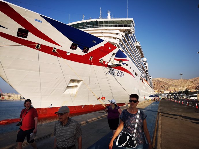 Cruceristas en el puerto de Almería