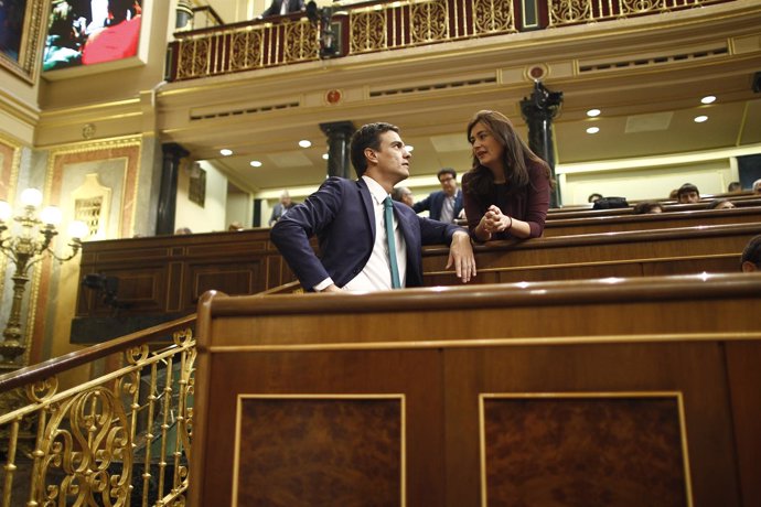 Pedro Sánchez y Carmen Montón, diputada por Valencia