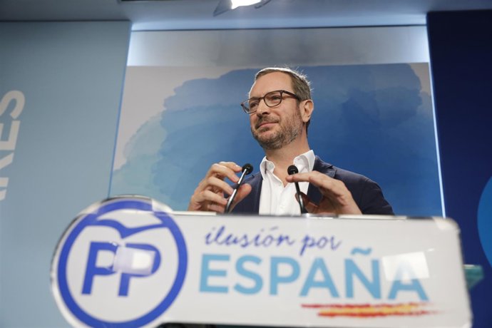 Rueda de prensa del vicesecretario de Organización del Partido Popular, Javier M