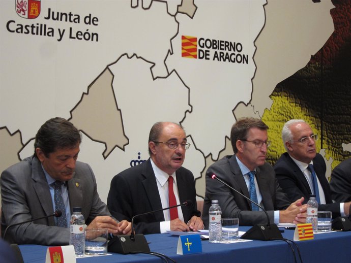 Lambán este lunes en la cumbre celebrada en Zaragoza.