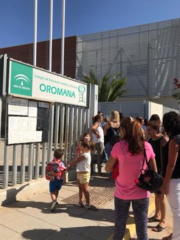 Niños de infantil y primaria comienzan el curso escolar en Alcalá de Guadaíra