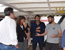 Teresa Jordà i Òscar Camps, al centre