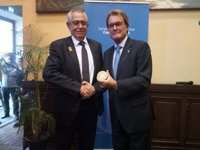 Mas pide manifestarse para callar a los "provocadores que quieren romper la convivencia"