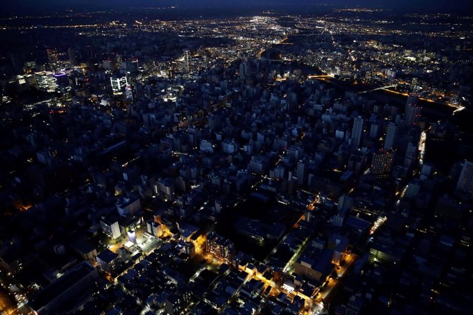 Imagen aérea de la ciudad de Sapporo, Hokkaido, tras el apagón por el terremoto