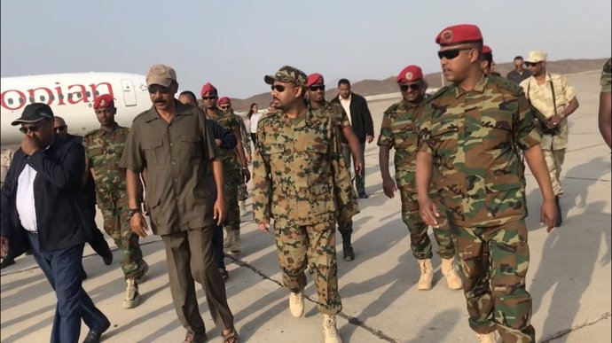 Abiy Ahmed y Isaias Afewerki en la frontera común