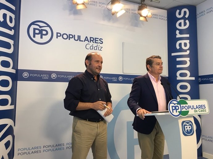 Antonio Sanz en rueda de prensa en la sede del PP en Cádiz