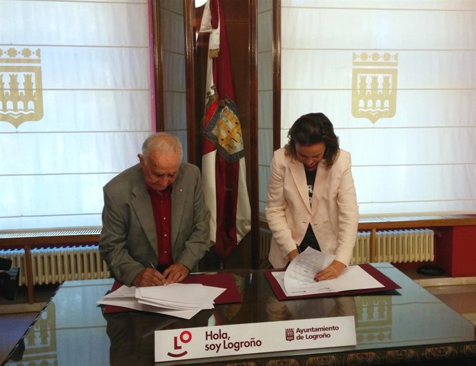 Gamarra y Reinares firman el convenio
