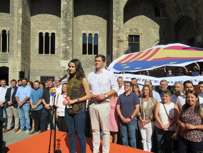 Inés Arrimadas y Albert Rivera en el acto de Cs por la Diada