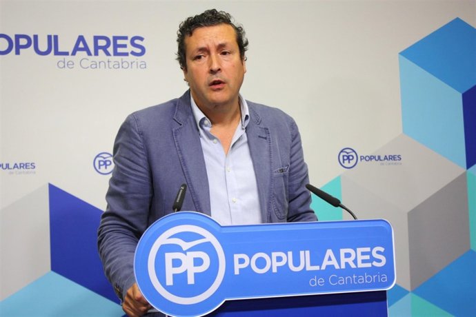 El portavoz del PP de Cantabria, Íñigo Fernández