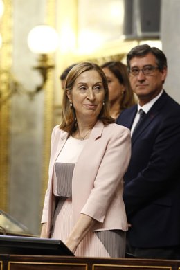 Ana Pastor e Ignacio Prendes en la sesión de constitución del Congreso