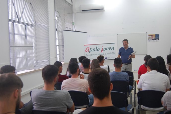 Este martes han comenzado 30 jóvenes de entre 16 y 29 años.