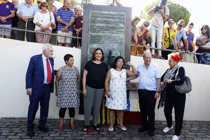 Conseller E.Maragall, alcaldesa Ada Colau, homenaje a Salvador Allende