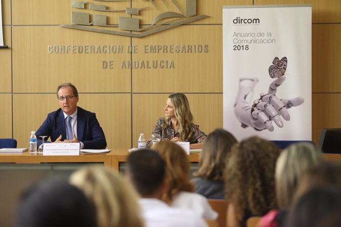 Dircom presenta en la sede de la CEA su anuario 2018