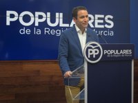 El PP no ve similitudes entre el caso de Montón y el de Casado y dice que los "inocentes" no deben dimitir