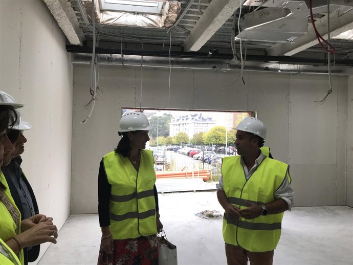 Fernández Armenteros e Igual visitan las obras del nuevo colegio Padre Apolinar