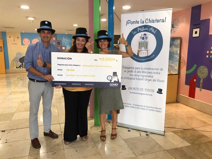 Antonio J. Suárez, gerente de Covey Alquiler y Esperanza Suárez, de calidad. 