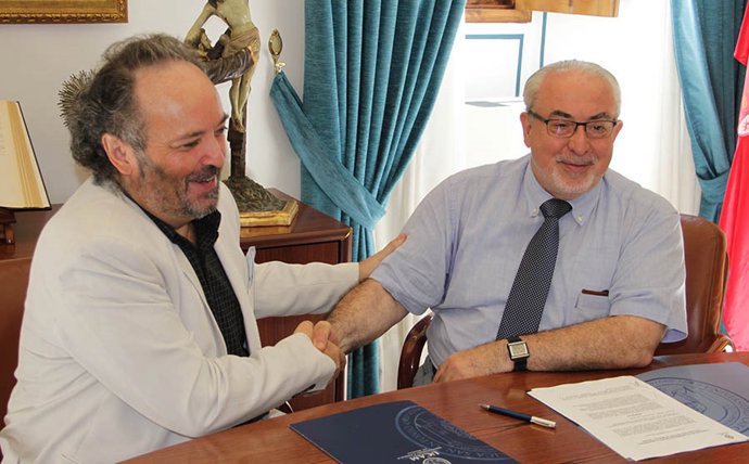 FIRMA CONVENIO UCAM Y MUHER 