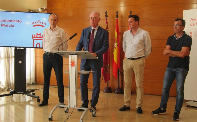 Antonio Navarro en la presentación Semana Movilidad      