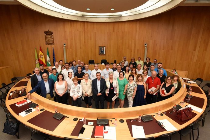 Reunión de Diputación y ayuntamientos sobre el ciclo integral del agua