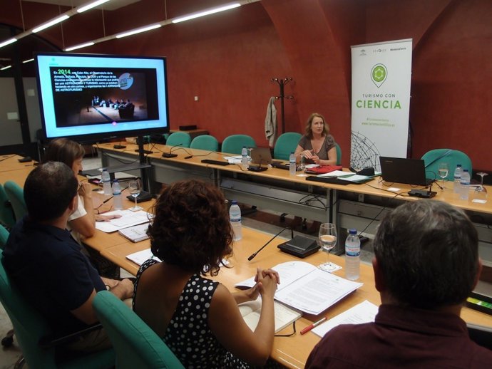 Reunión sobre turismo científico