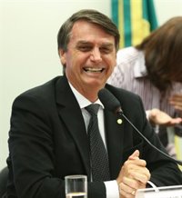 Jair Bolsonaro, el candidato brasileño apuñalado, encabeza la intención de voto
