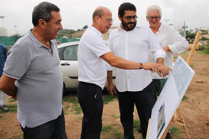 Conseller de Medio Ambiente, Vicenç VIdal (segundo por la der)