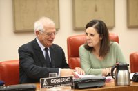 Borrell defiende que Sánchez emprenda acciones legales por las acusaciones de plagio: "Hay un ataque directo contra él"