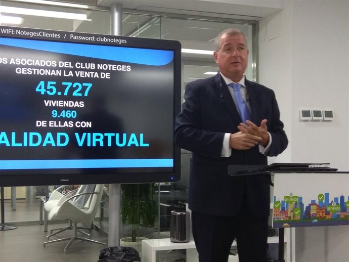 El presidente de Club Noteges, Jose Luis Jimeno, en rueda de prensa