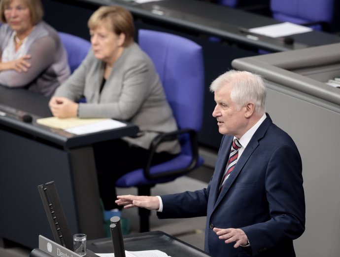 Horst Seehofer davant el Parlament alemany