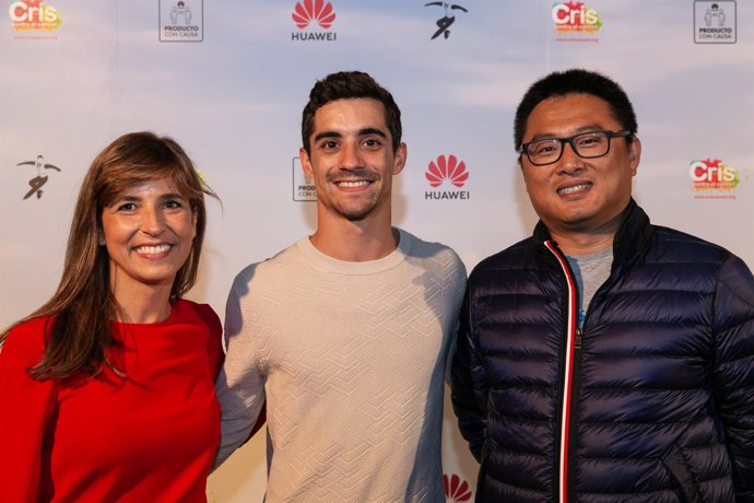 Javier Fernández junto a Lola Manterola y Pablo Wang