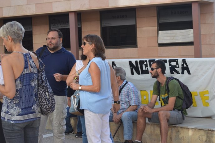  Miembros Del CDR De Lleida En La Puerta De Los Juzgados, Este Jueves.