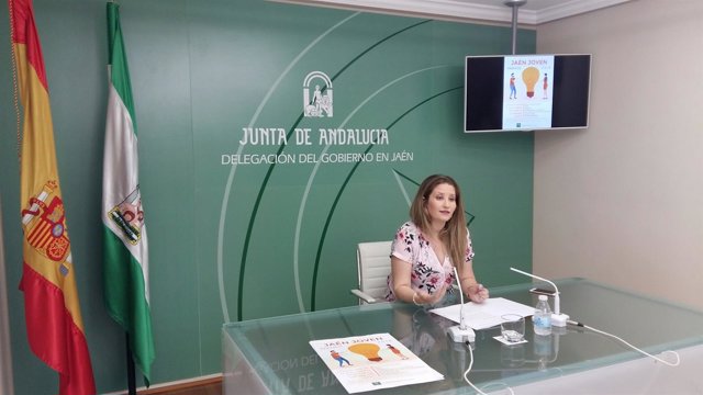 Ana Morillo presenta los Premios Jaén Joven 2018.