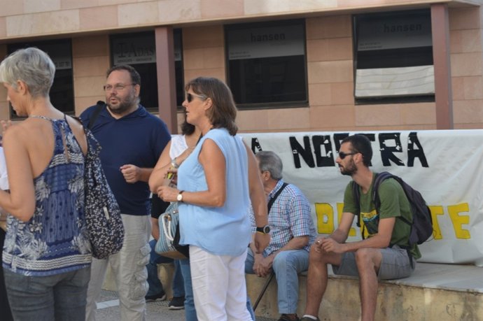  Membres Del CDR De Lleida a La Porta Dels Jutjats