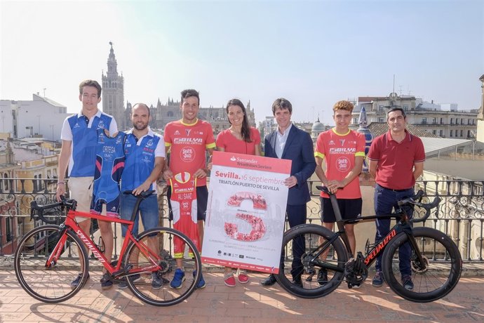 Presentación del Triatlón Puerto de Sevilla